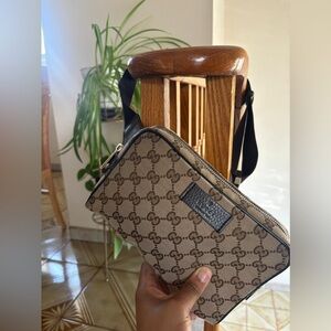 Authentic Gucci Waist Bag (Unisex)